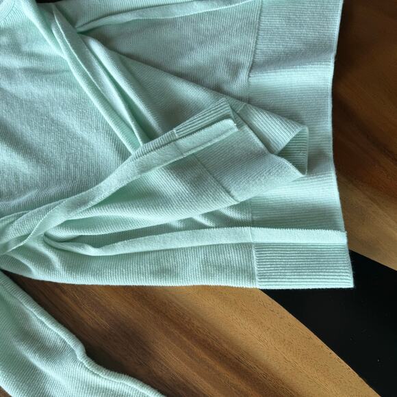 Banana Republic Pima Cotton Cashmere Mint Sweater Side Slit Lightweight - Picture 5 of 9